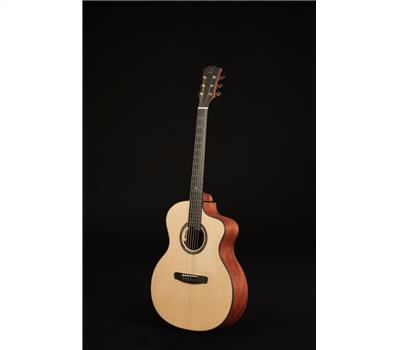 Dowina Merlot Grand Auditorium Cut-E Swiss Spruce/ Macacauba mit Pickup1