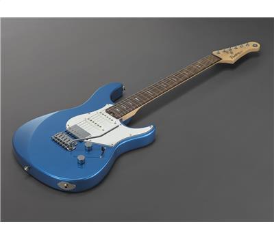 Yamaha Pacifica Standard Plus Sparkle Blue3